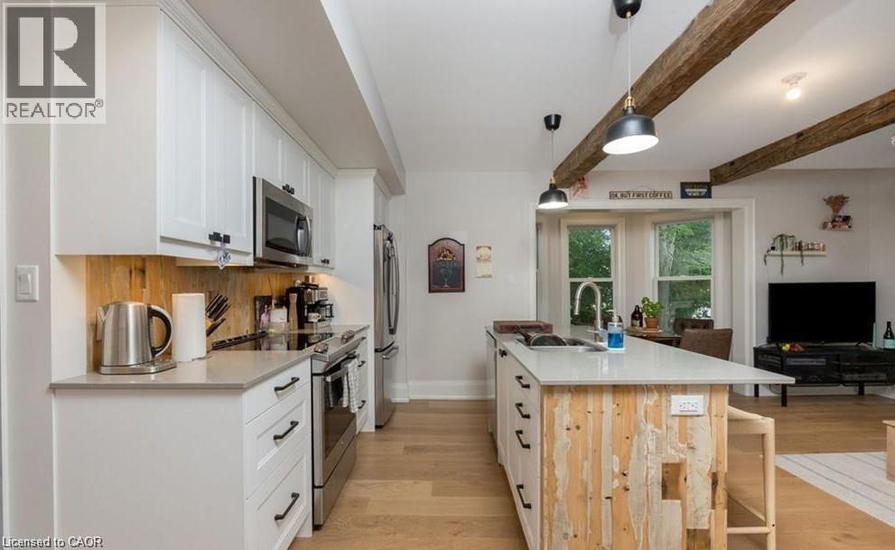 14 YOUNG Street W thumbnail 3