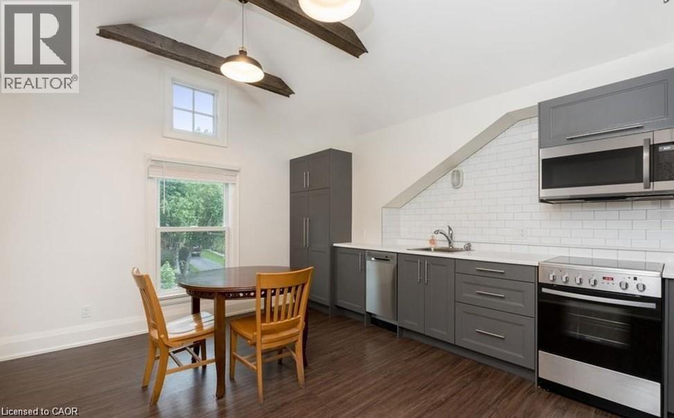 14 YOUNG Street W thumbnail 17