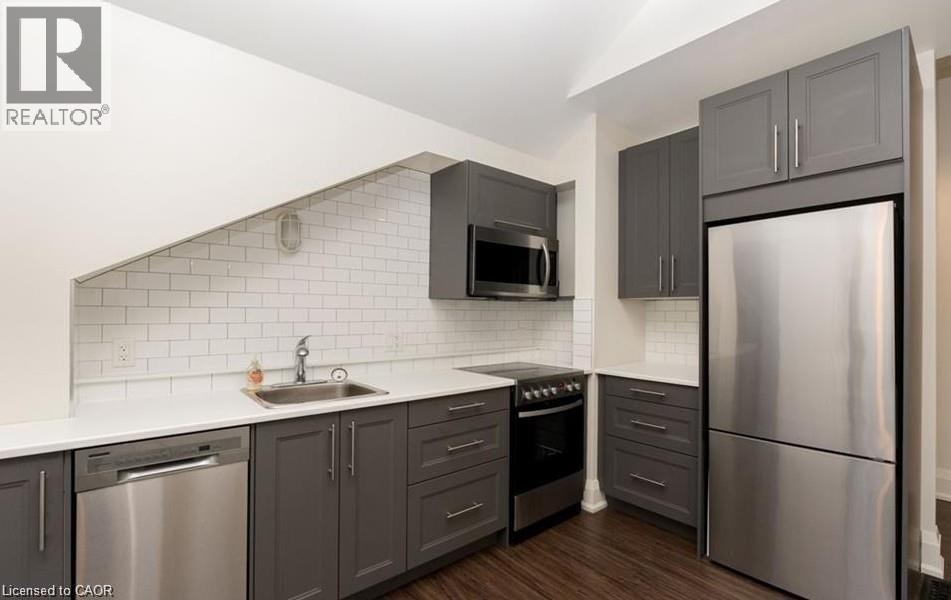 14 YOUNG Street W thumbnail 18