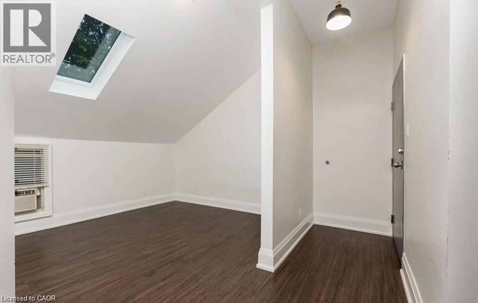 14 YOUNG Street W thumbnail 16