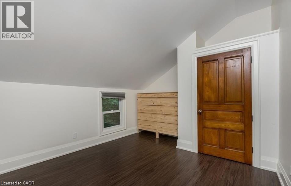 14 YOUNG Street W thumbnail 21