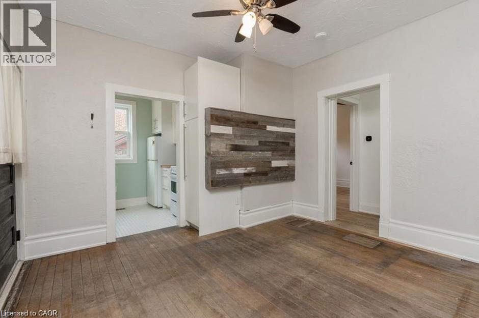 14 YOUNG Street W thumbnail 32