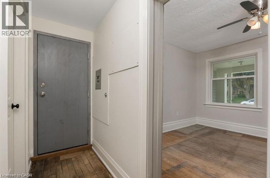 14 YOUNG Street W thumbnail 37