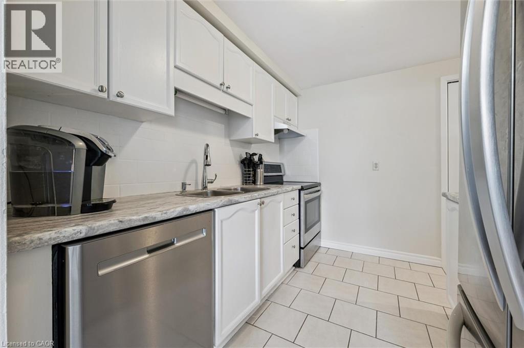 37 EDGEMERE Drive thumbnail 18