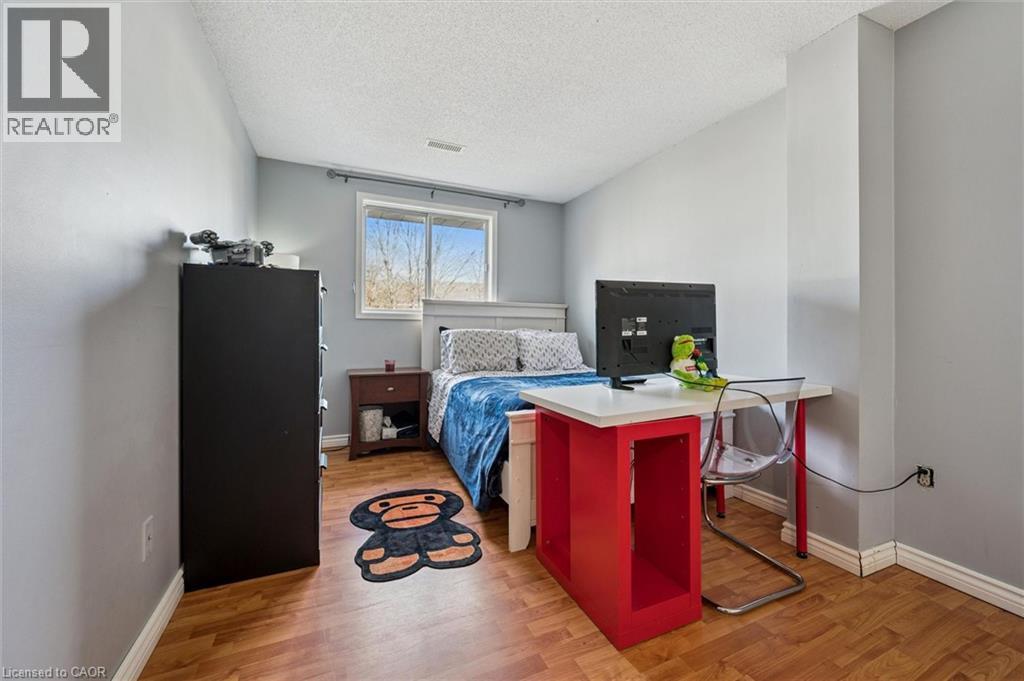 37 EDGEMERE Drive thumbnail 24