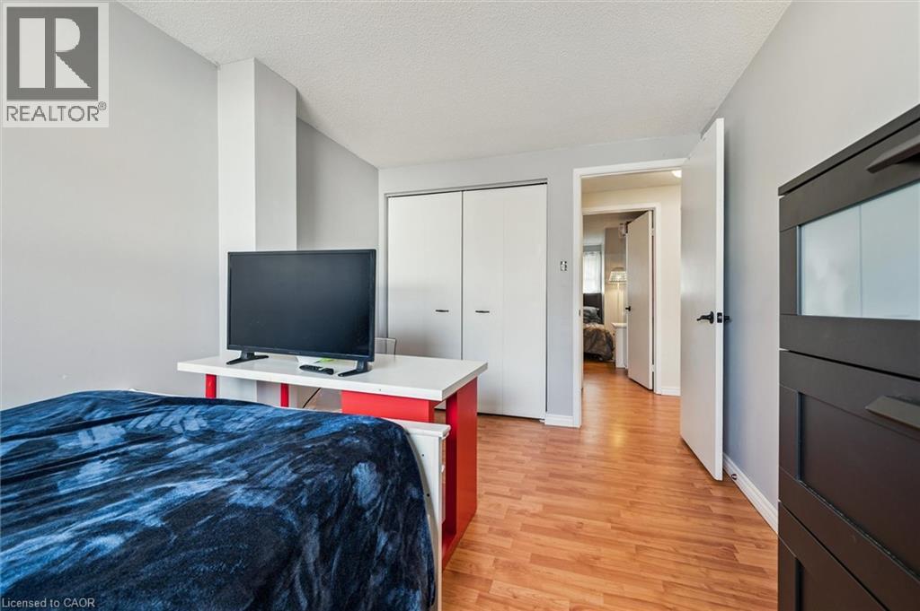 37 EDGEMERE Drive thumbnail 25