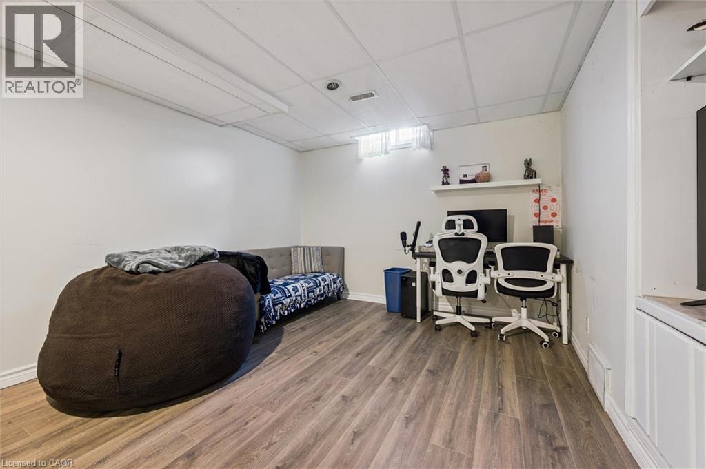 37 EDGEMERE Drive thumbnail 34