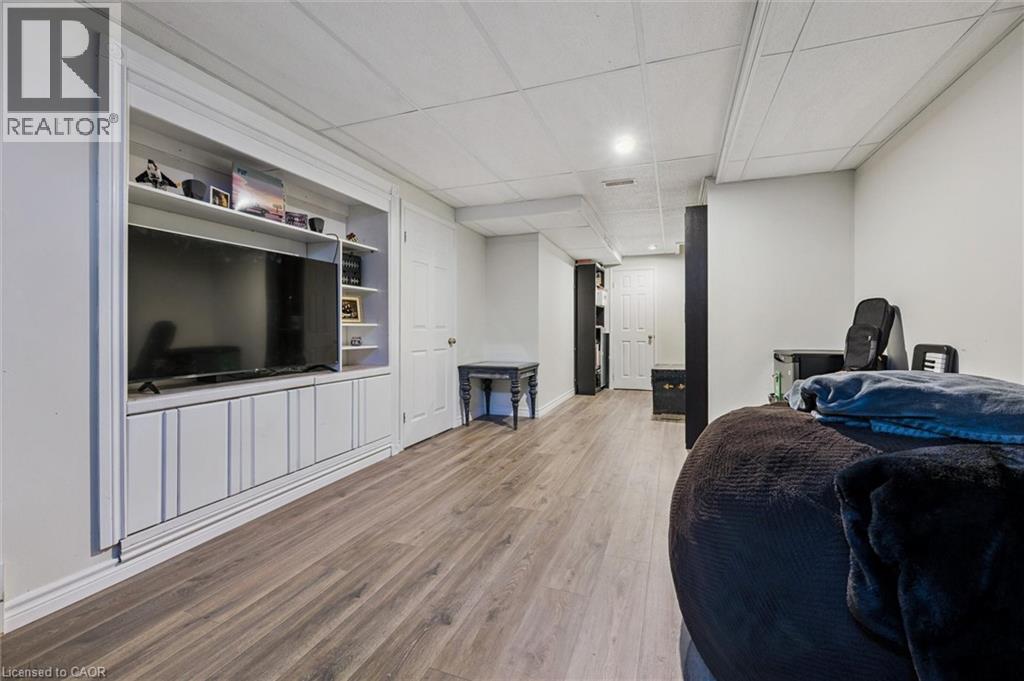 37 EDGEMERE Drive thumbnail 35