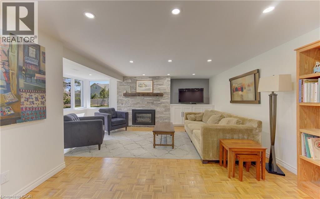 182 RIPPLEWOOD Crescent thumbnail 40