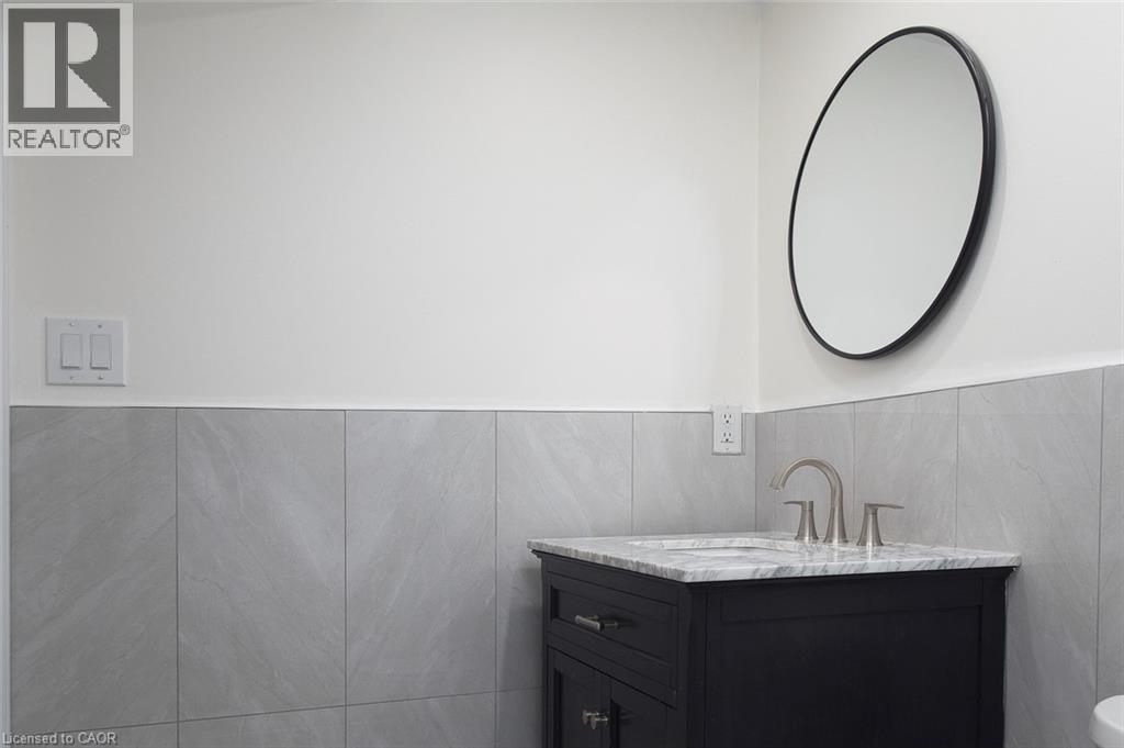 115 UPLANDS Drive thumbnail 32