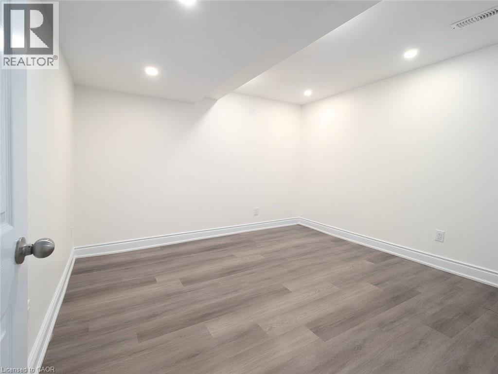 115 UPLANDS Drive thumbnail 31