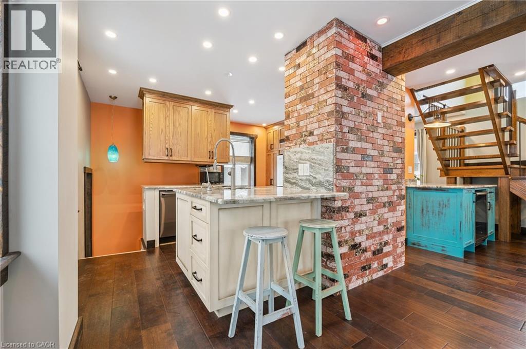 838 MOORE Street thumbnail 10