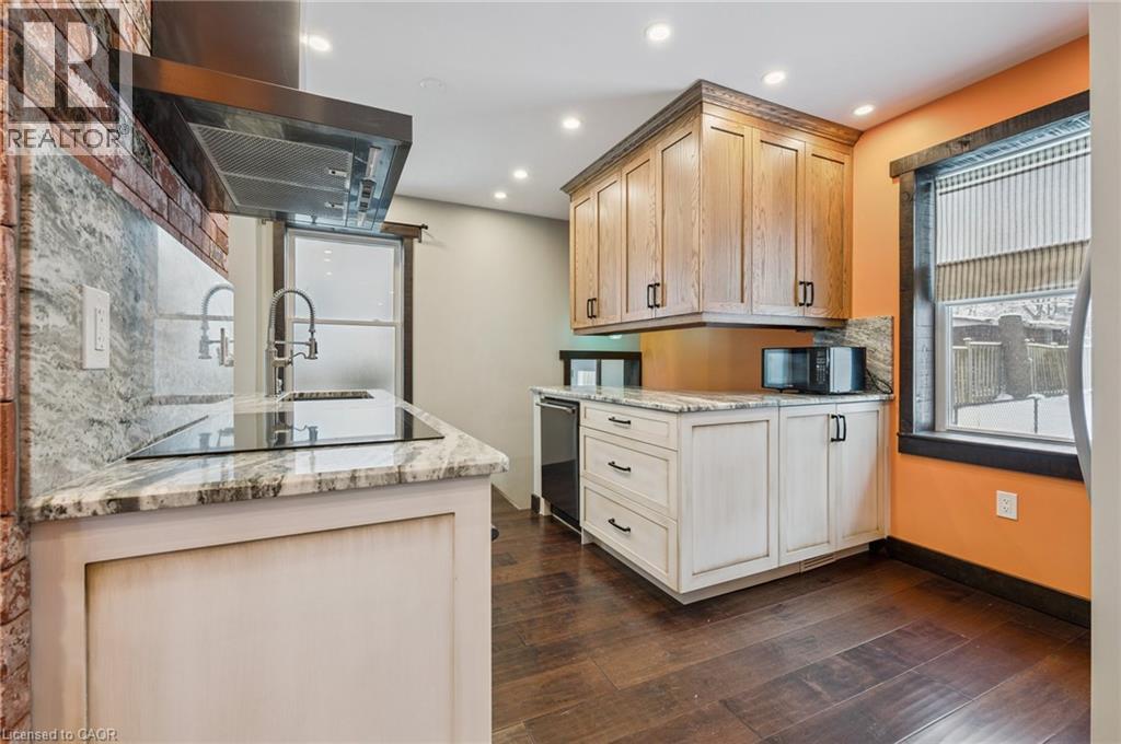 838 MOORE Street thumbnail 12