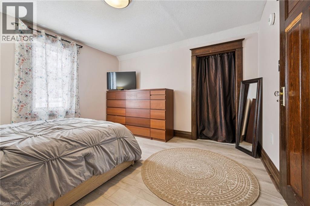 838 MOORE Street thumbnail 20