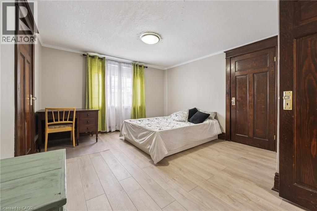 838 MOORE Street thumbnail 21