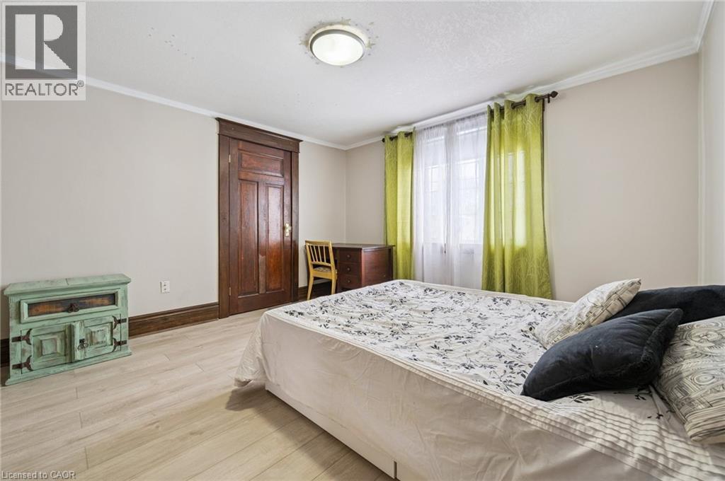 838 MOORE Street thumbnail 22