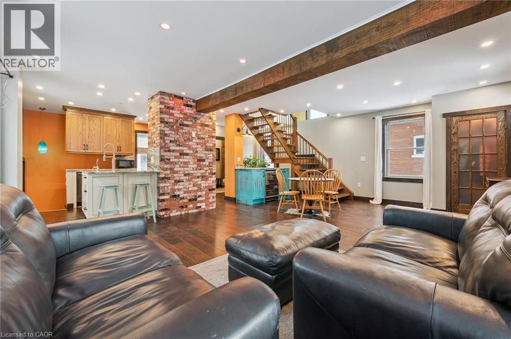 838 MOORE Street thumbnail 9