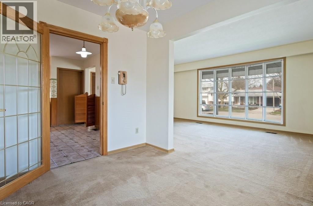 103 QUEENSTON Drive thumbnail 13