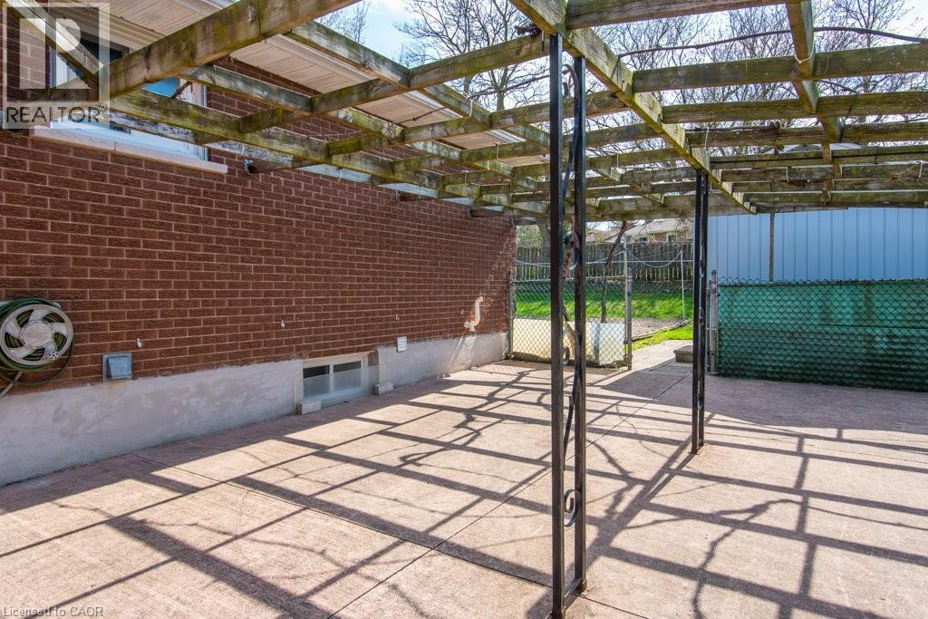 103 QUEENSTON Drive thumbnail 17