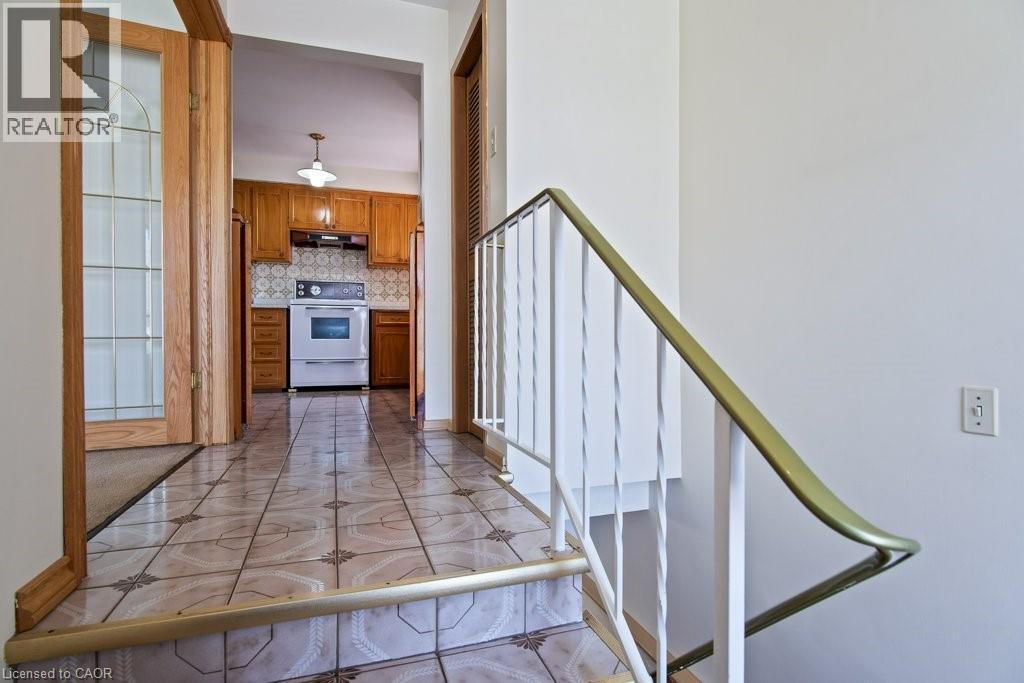 103 QUEENSTON Drive thumbnail 5