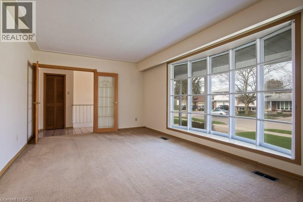 103 QUEENSTON Drive thumbnail 9