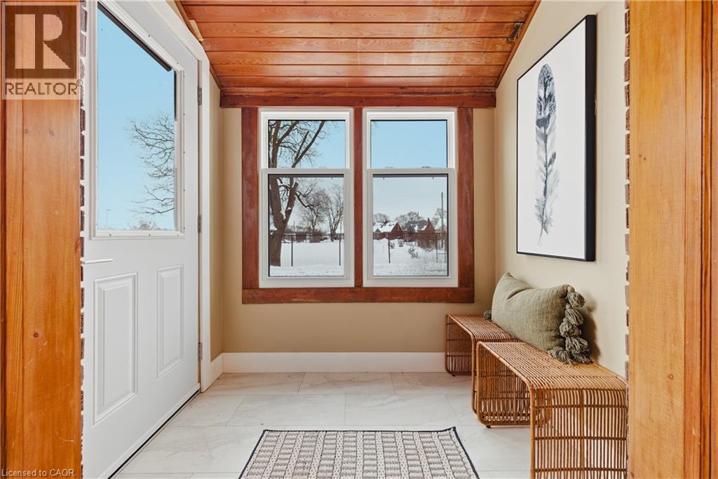 999 VINE Street thumbnail 9