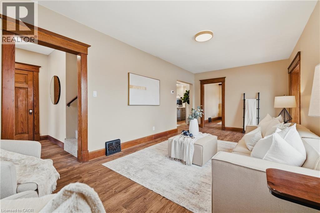 999 VINE Street thumbnail 7