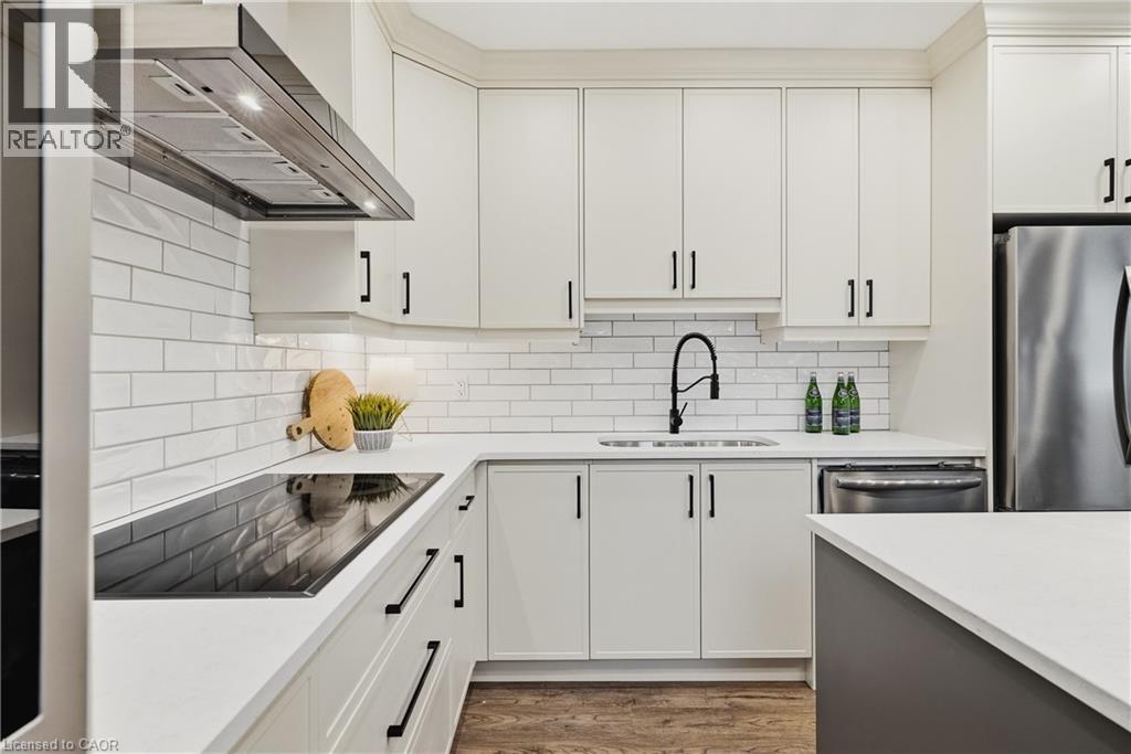 999 VINE Street thumbnail 18