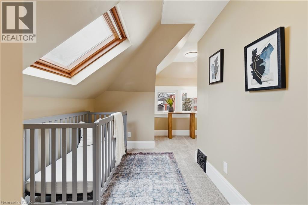 999 VINE Street thumbnail 32