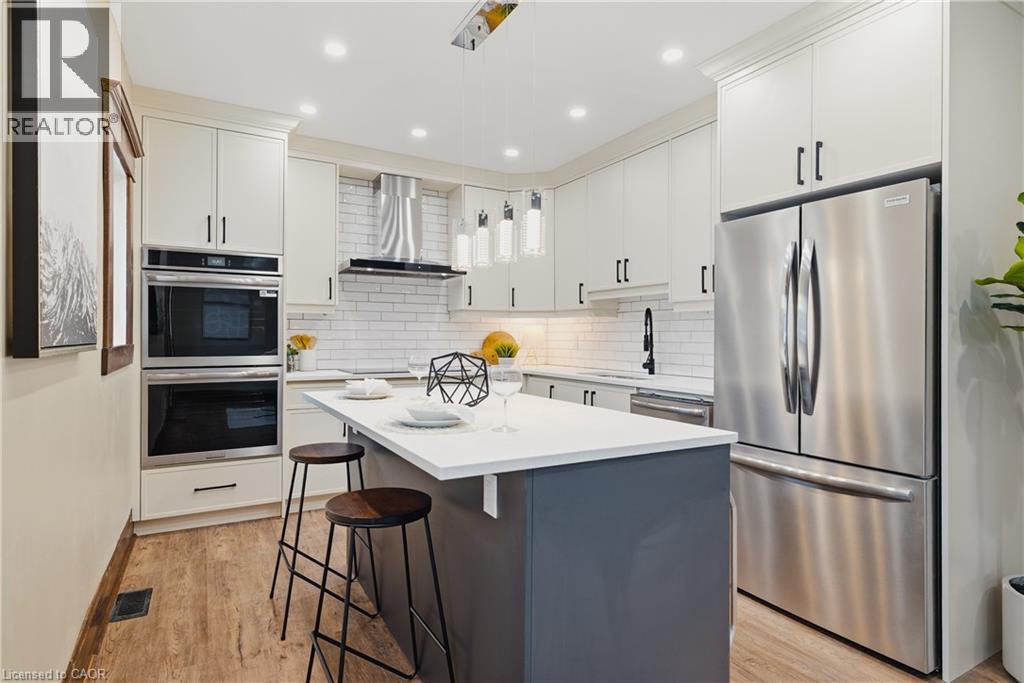 999 VINE Street thumbnail 14