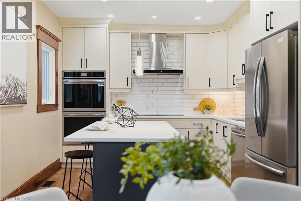 999 VINE Street thumbnail 15