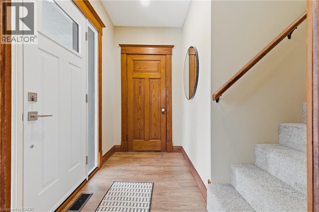 999 VINE Street thumbnail 5