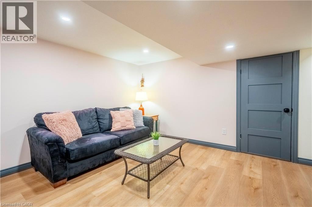 1034 WINTERHALT Avenue thumbnail 25