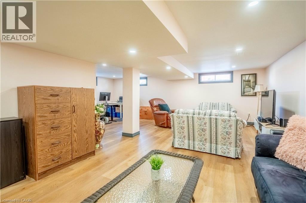 1034 WINTERHALT Avenue thumbnail 26