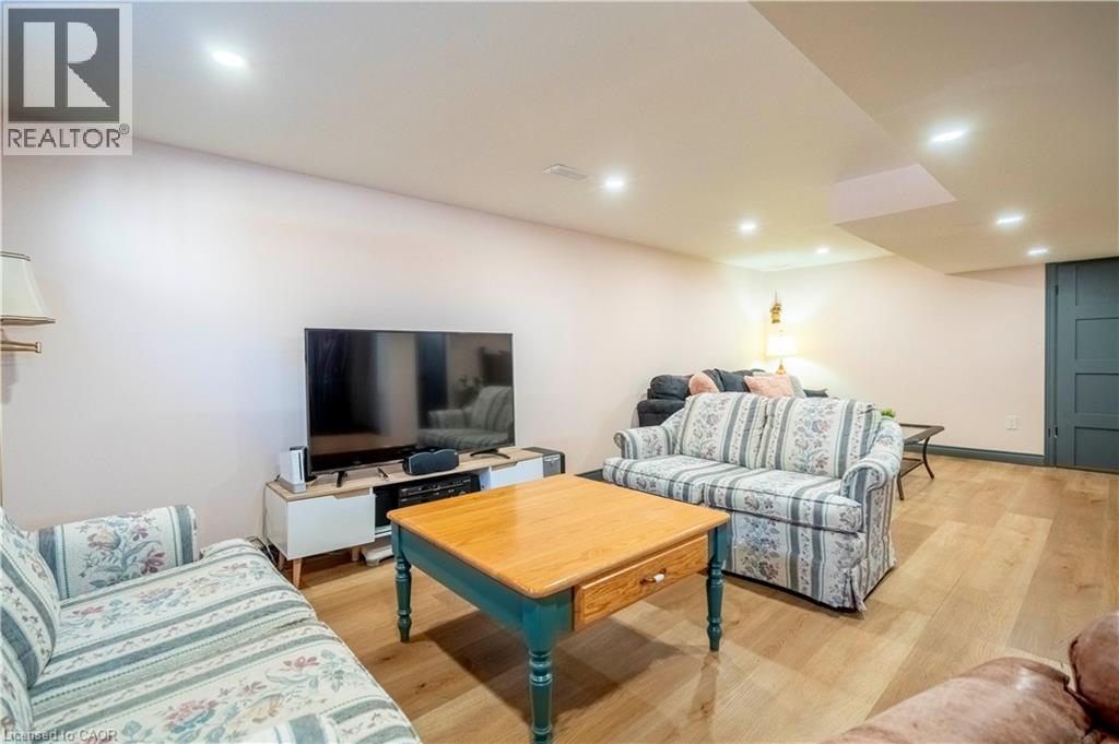 1034 WINTERHALT Avenue thumbnail 29