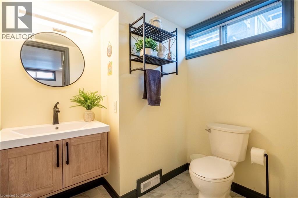 1034 WINTERHALT Avenue thumbnail 32