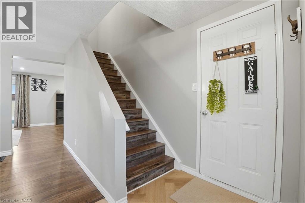 102 IRONSTONE Drive thumbnail 7