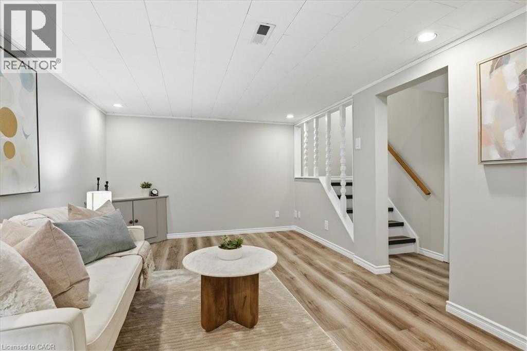 111 SELKIRK Drive thumbnail 23