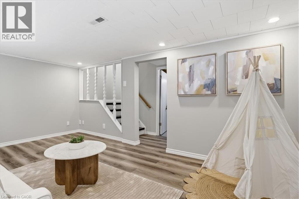 111 SELKIRK Drive thumbnail 24