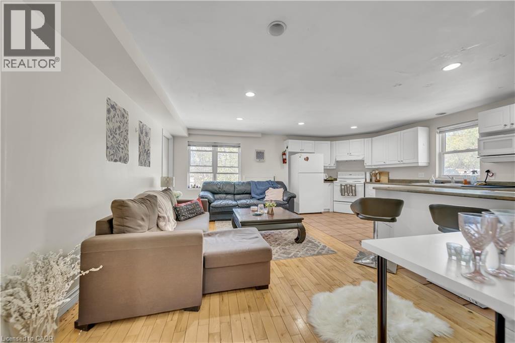 24 COLUMBIA Street W thumbnail 10