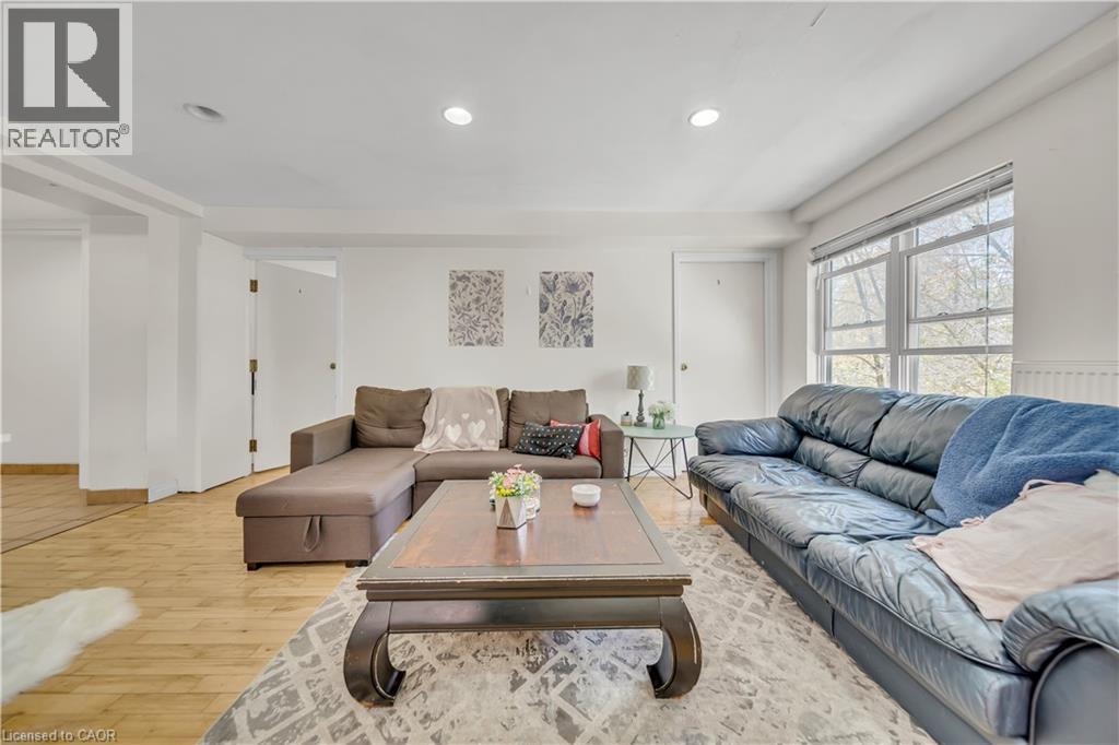 24 COLUMBIA Street W thumbnail 11