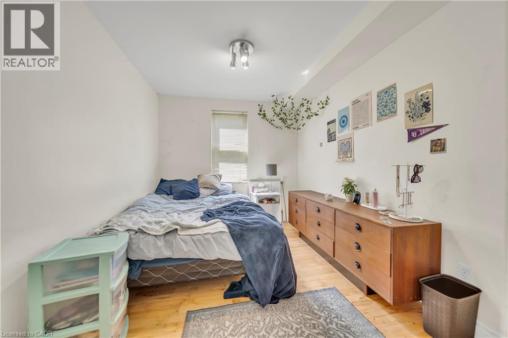 24 COLUMBIA Street W thumbnail 16