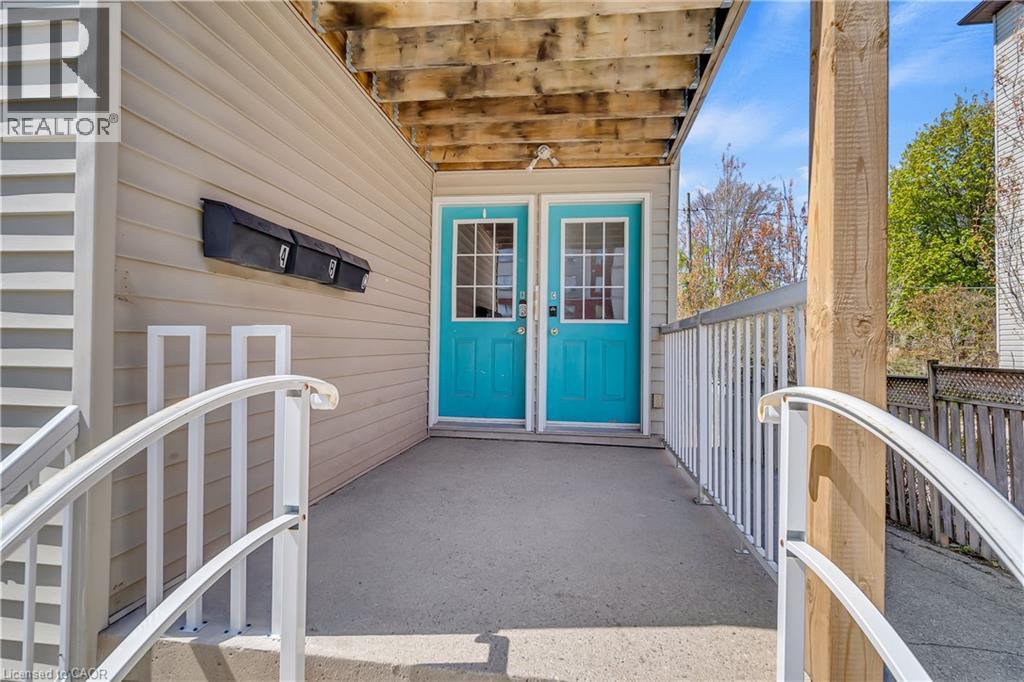 24 COLUMBIA Street W thumbnail 2