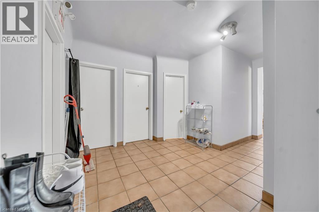 24 COLUMBIA Street W thumbnail 23