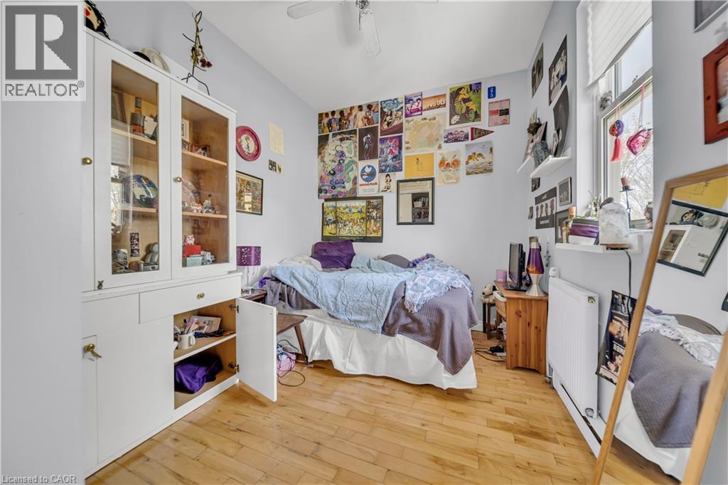 24 COLUMBIA Street W thumbnail 30