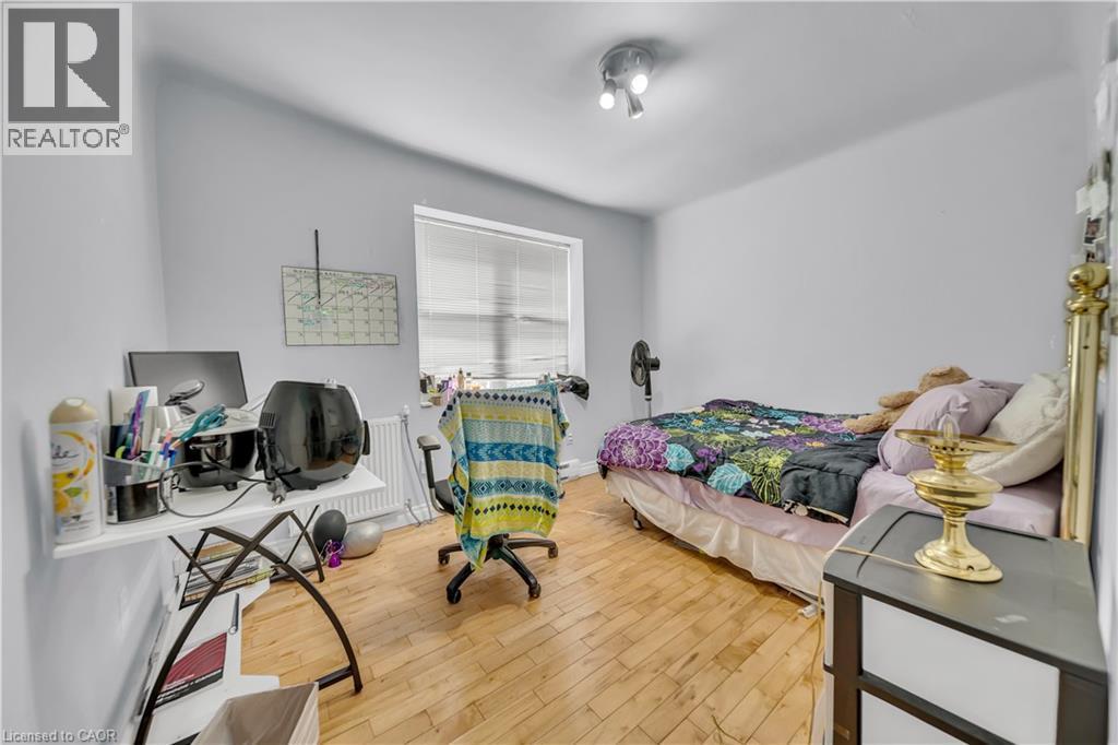 24 COLUMBIA Street W thumbnail 32