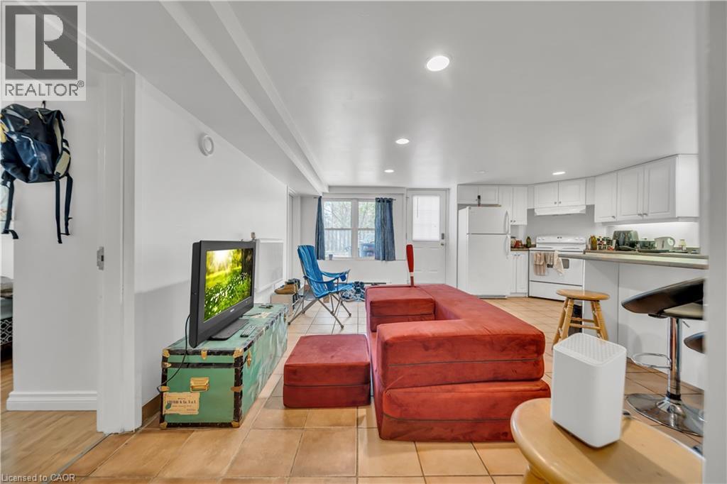 24 COLUMBIA Street W thumbnail 37