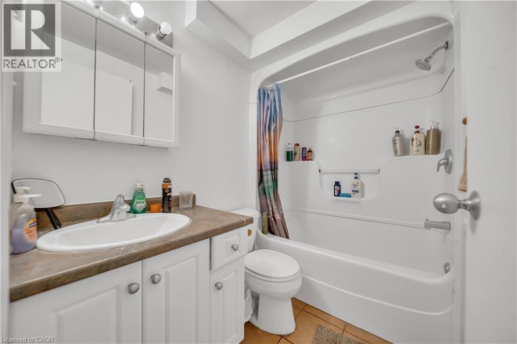 24 COLUMBIA Street W thumbnail 44