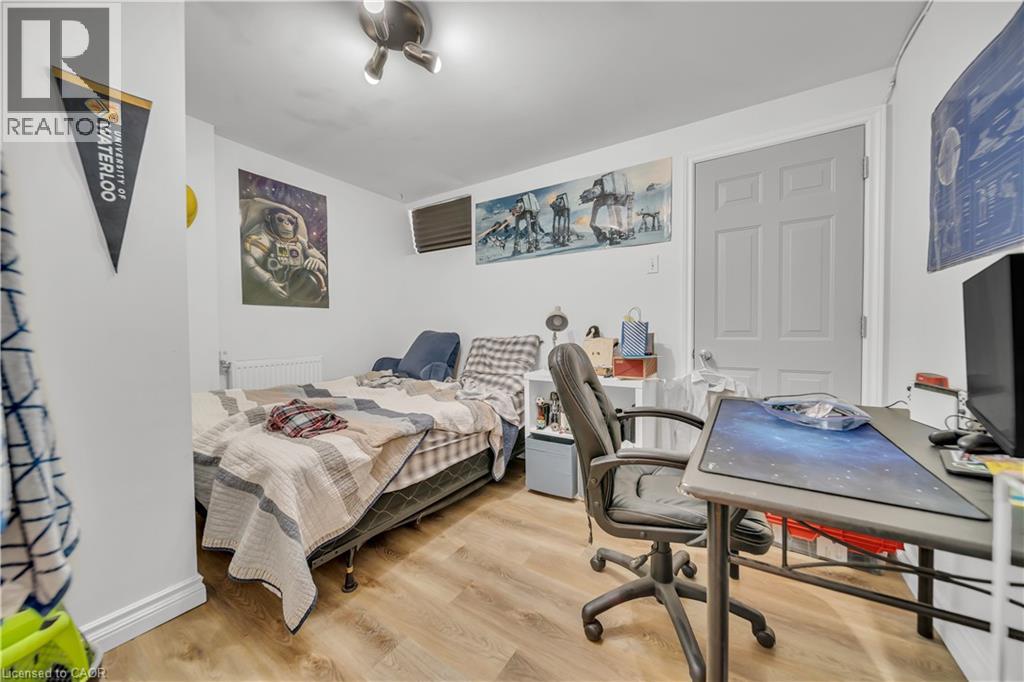 24 COLUMBIA Street W thumbnail 46