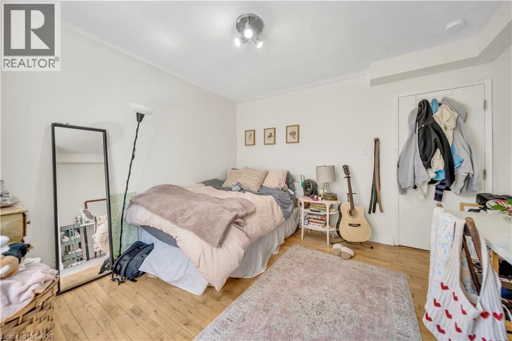 24 COLUMBIA Street W thumbnail 8